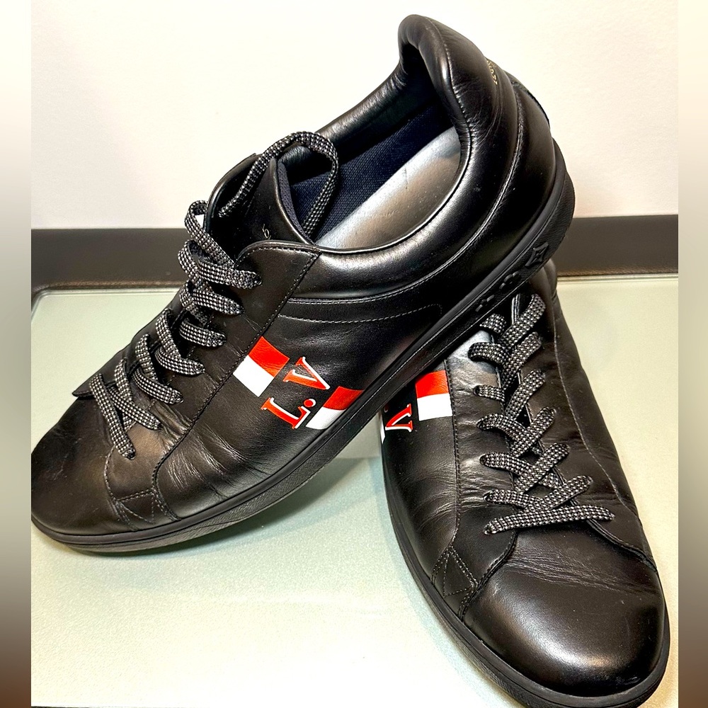 WORN LOUIS VUITTON MEN’S SNEAKERS. US SIZE 10.5, LV SIZE 9.5